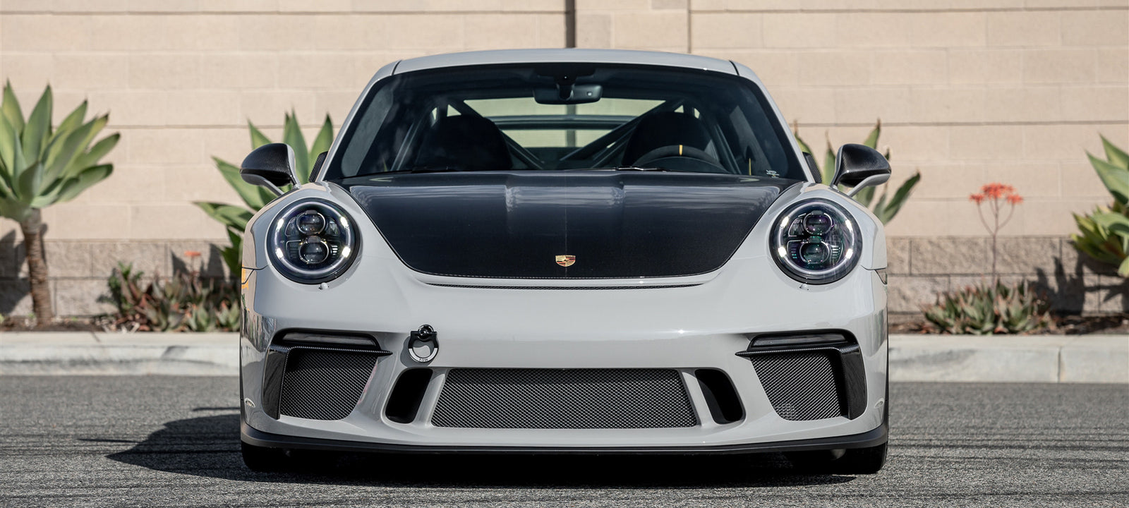 Chalk 991.2 GT3 gets a Carbon Fiber Overload!