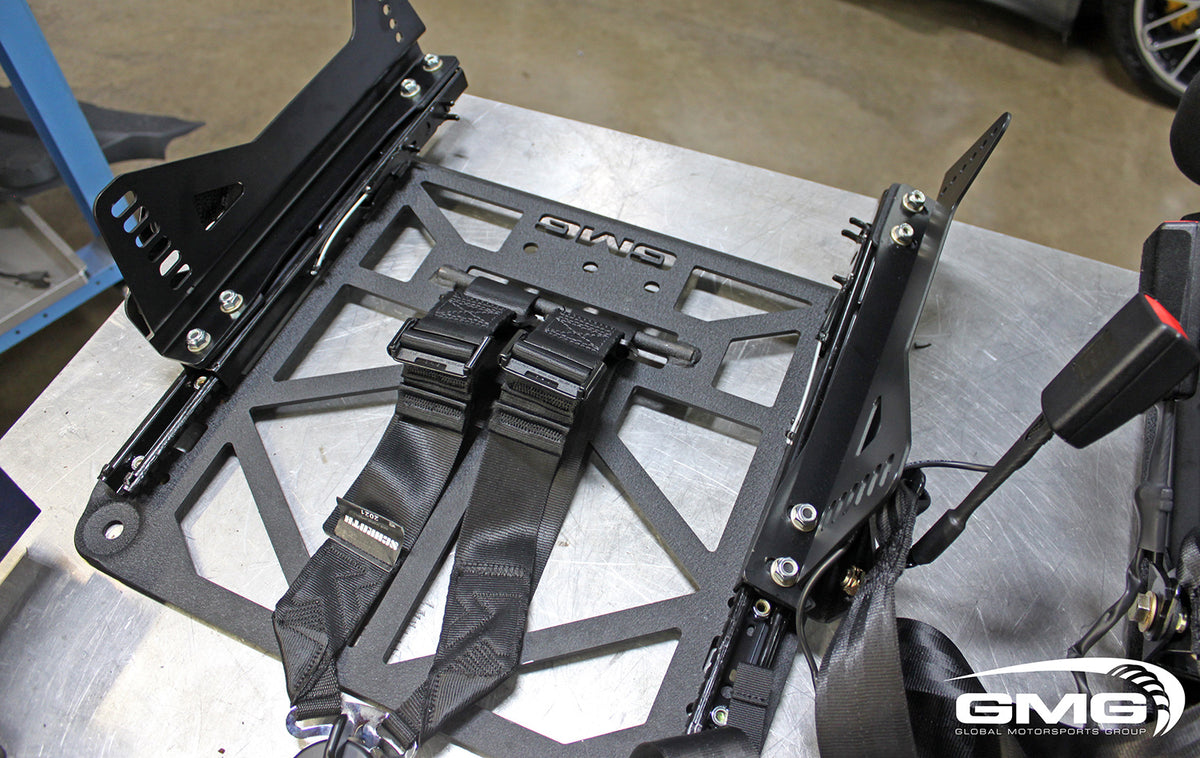 Porsche 991.1 Turbo S (Rollbar and Race Seats)