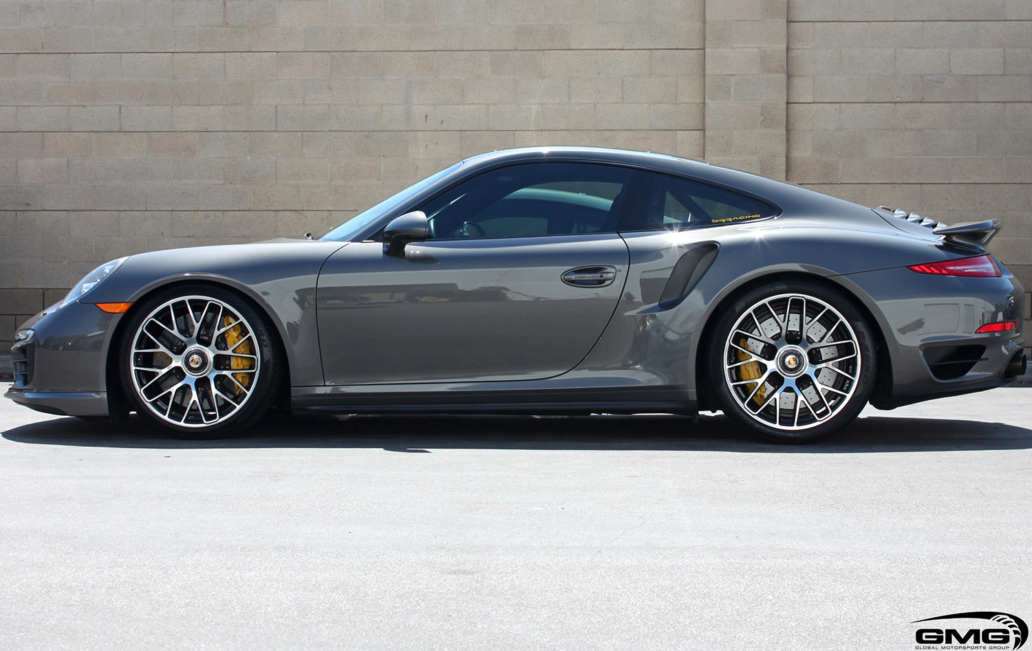 Porsche 991.1 Turbo S (Rollbar and Race Seats)