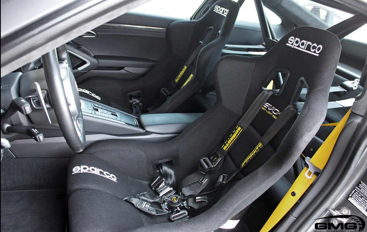 Porsche 991.1 Turbo S (Rollbar and Race Seats)