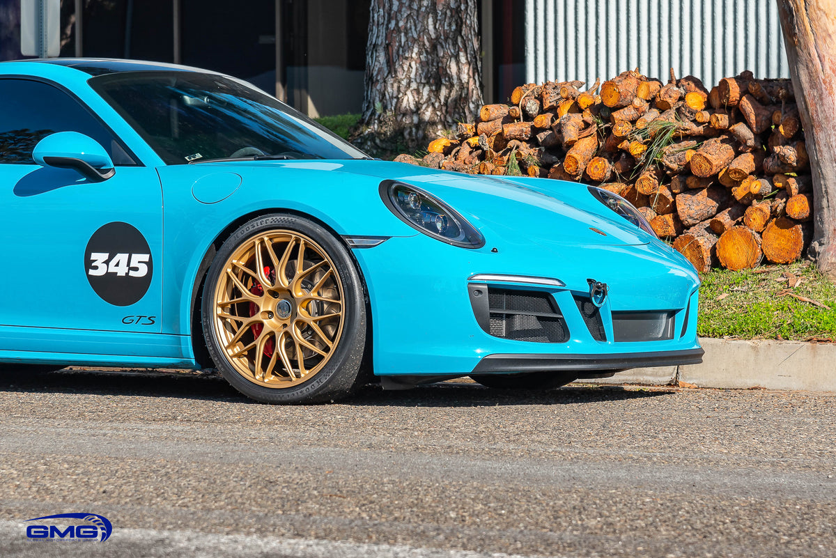Miami Blue Porsche 991.2 911 Carrera GTS