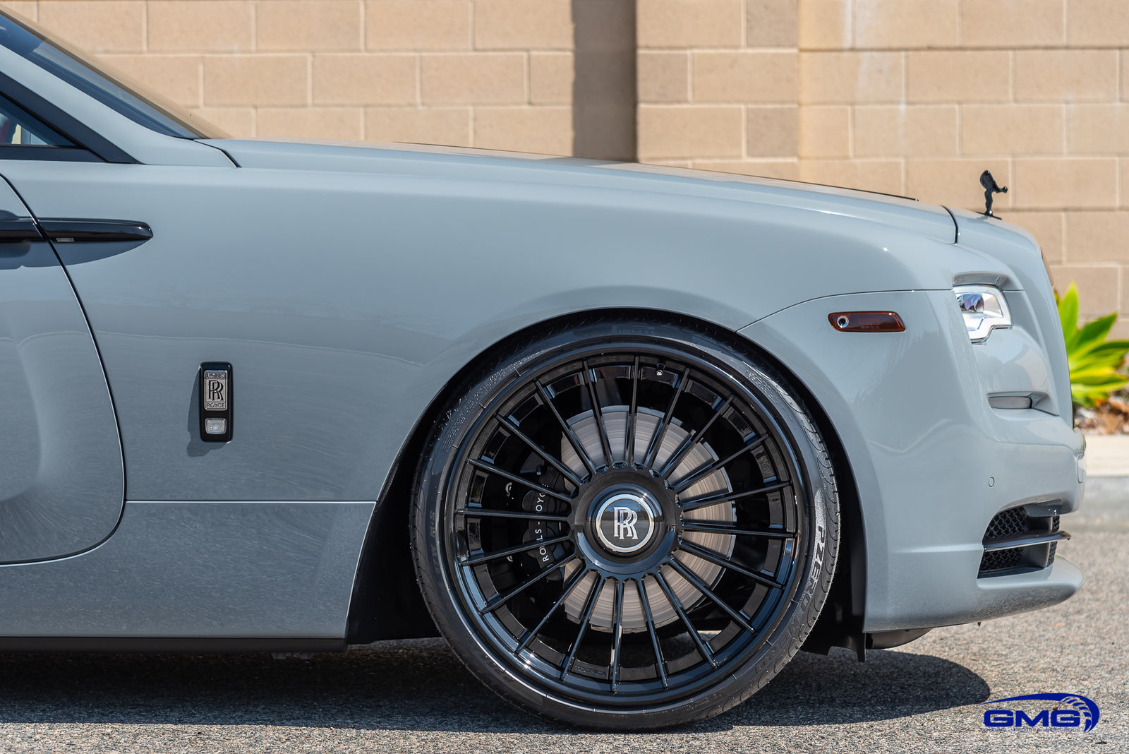 Burnout Grey Rolls-Royce Dawn