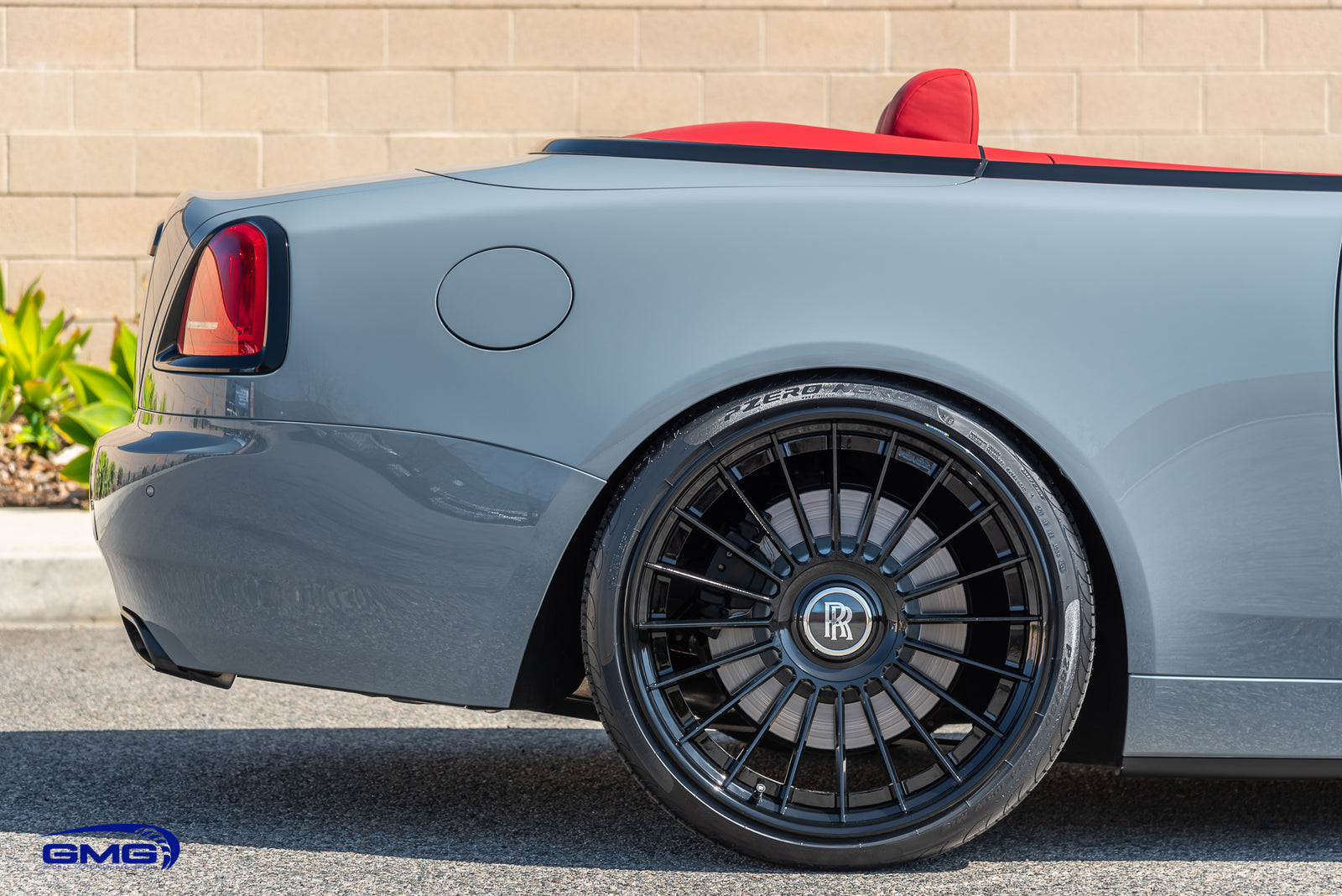 Burnout Grey Rolls-Royce Dawn