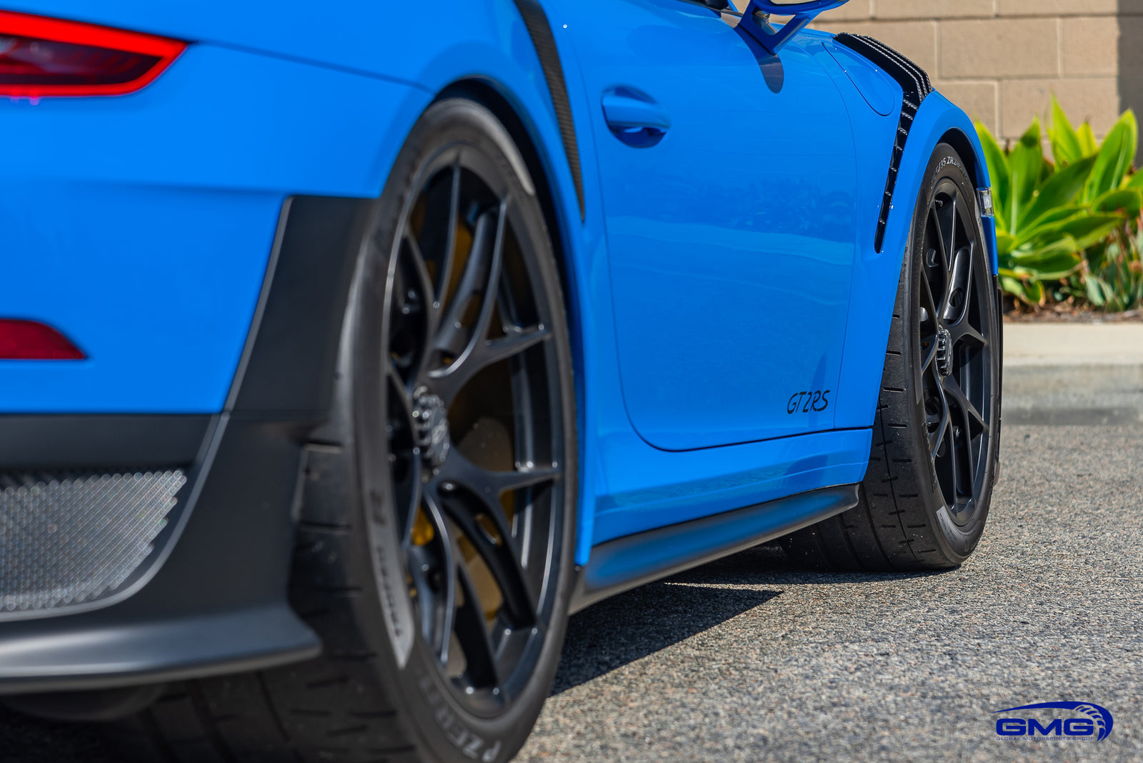 Voodoo Blue Porsche 991 GT2 RS