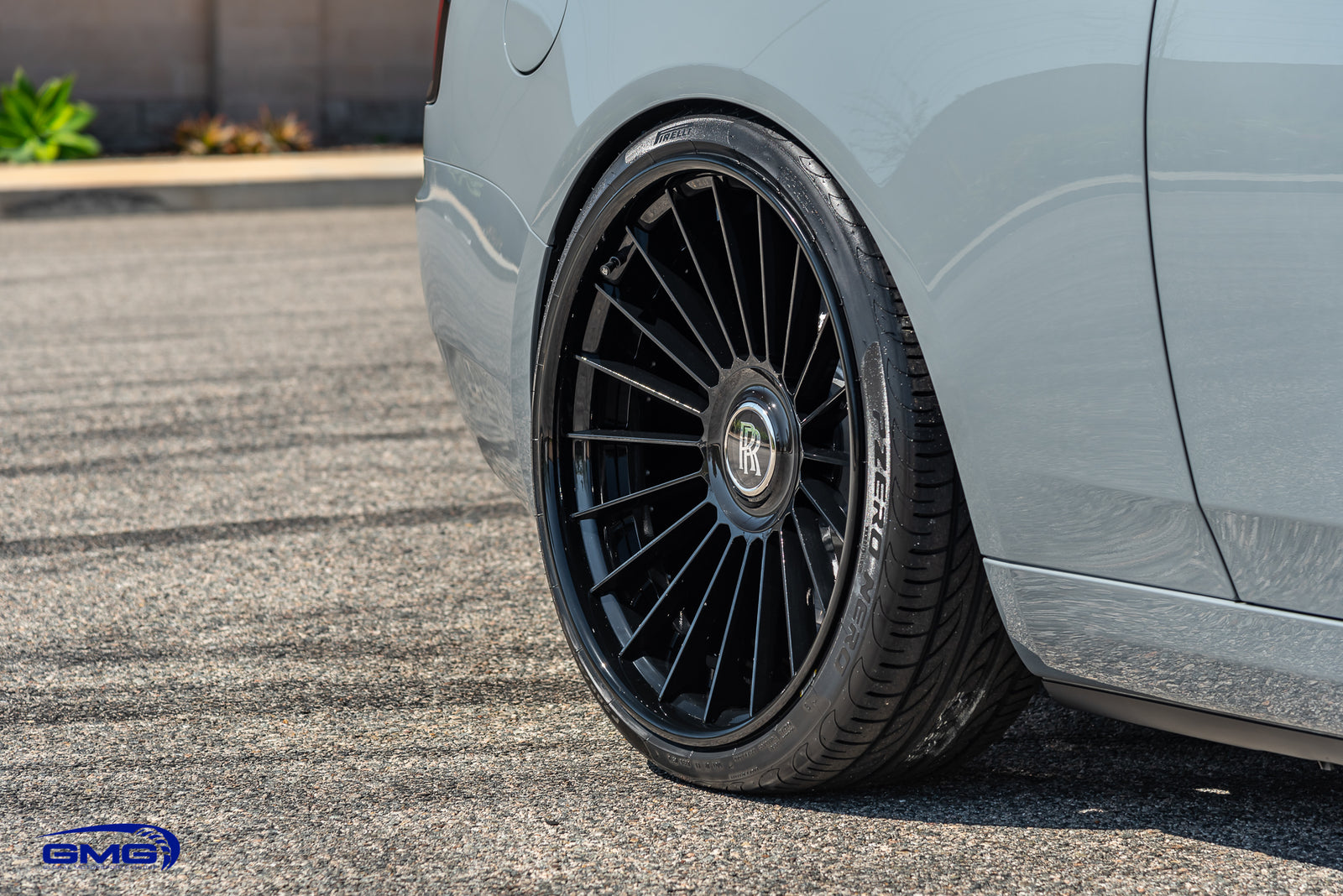 Burnout Grey Rolls-Royce Dawn