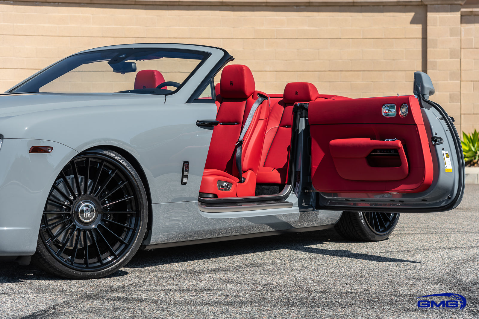 Burnout Grey Rolls-Royce Dawn