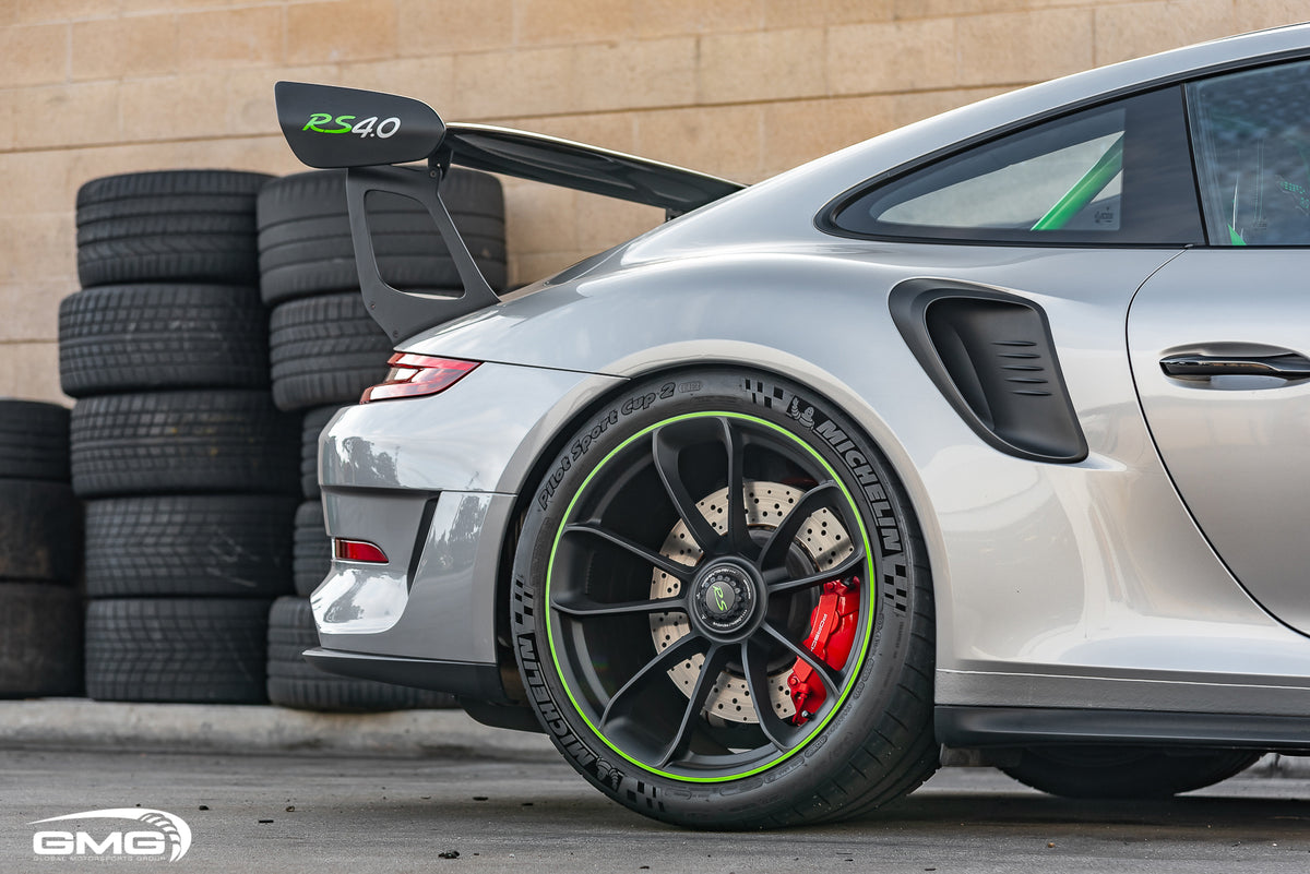 Silver Porsche 991.2 GT3 RS