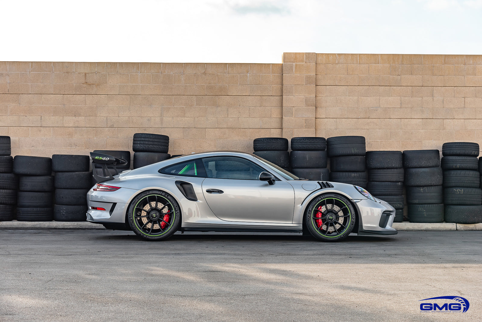 Silver Porsche 991.2 GT3 RS