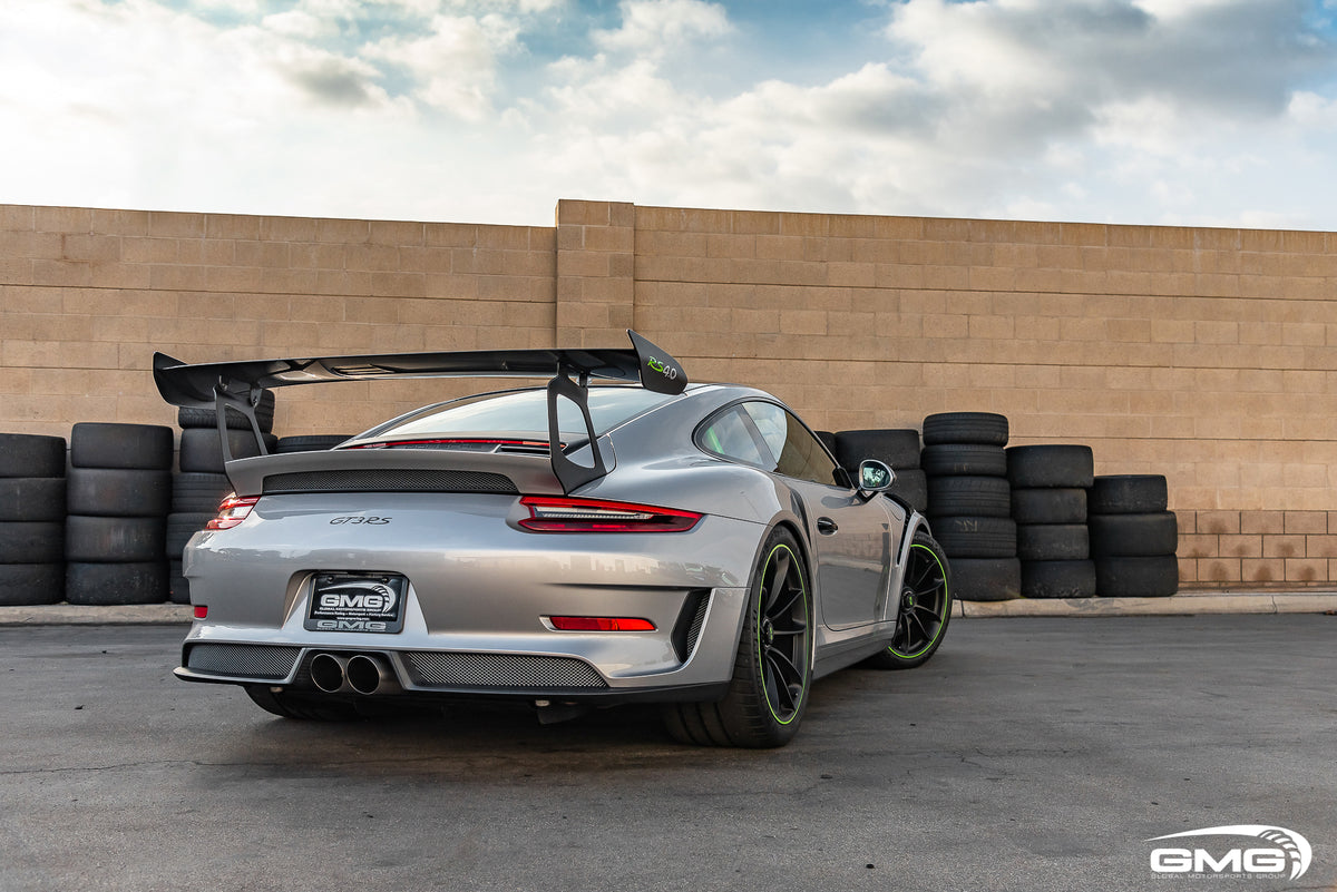 Silver Porsche 991.2 GT3 RS