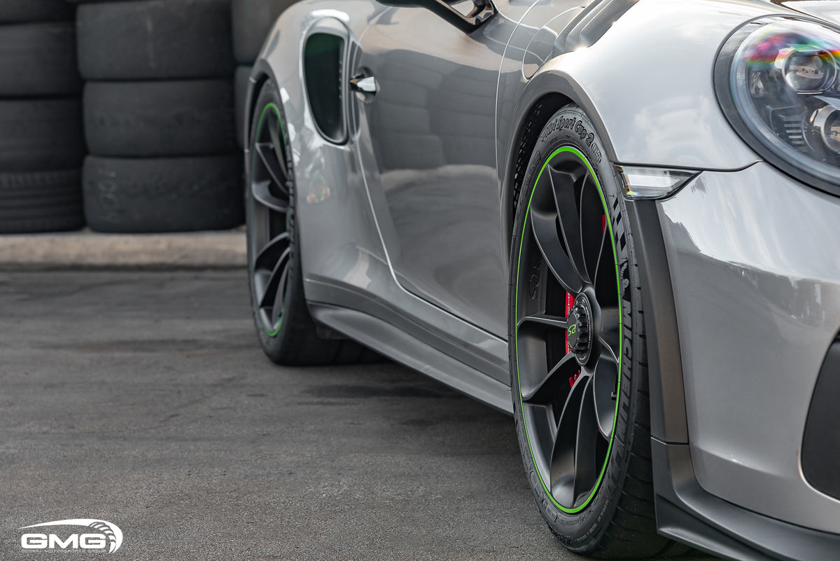 Silver Porsche 991.2 GT3 RS