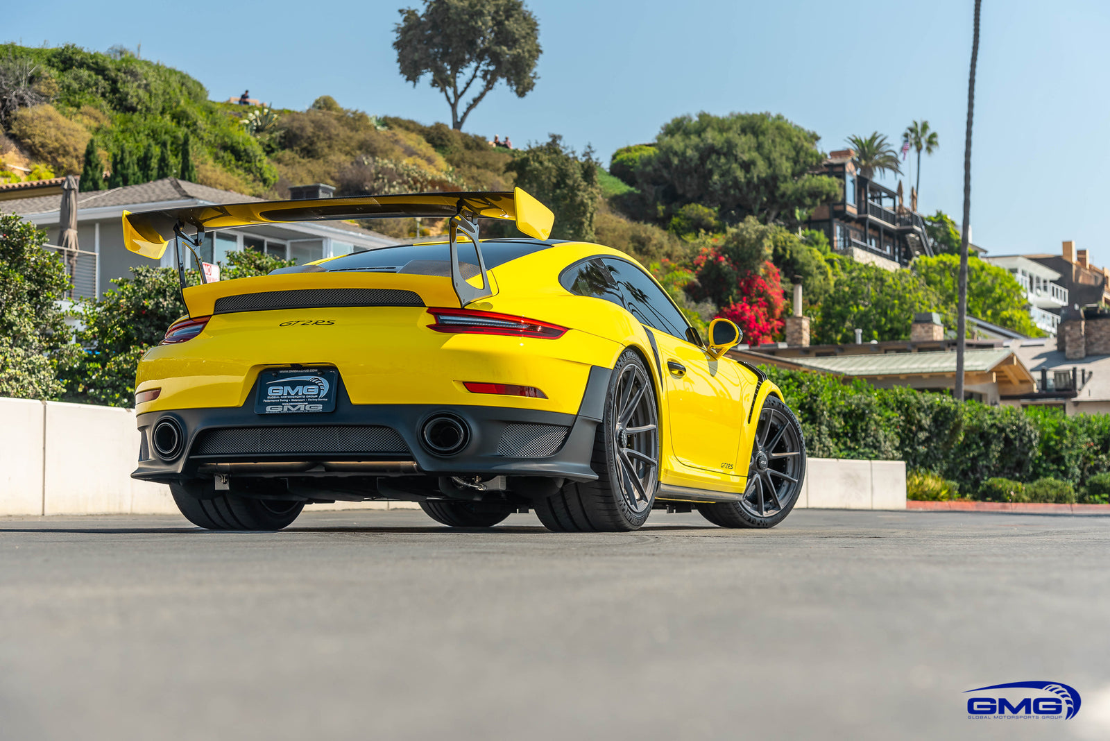 Racing Yellow Porsche 991 GT2 RS