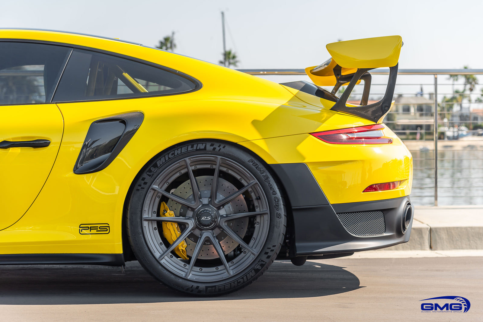 Racing Yellow Porsche 991 GT2 RS