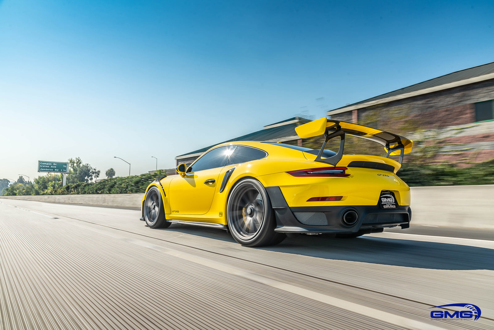 Racing Yellow Porsche 991 GT2 RS