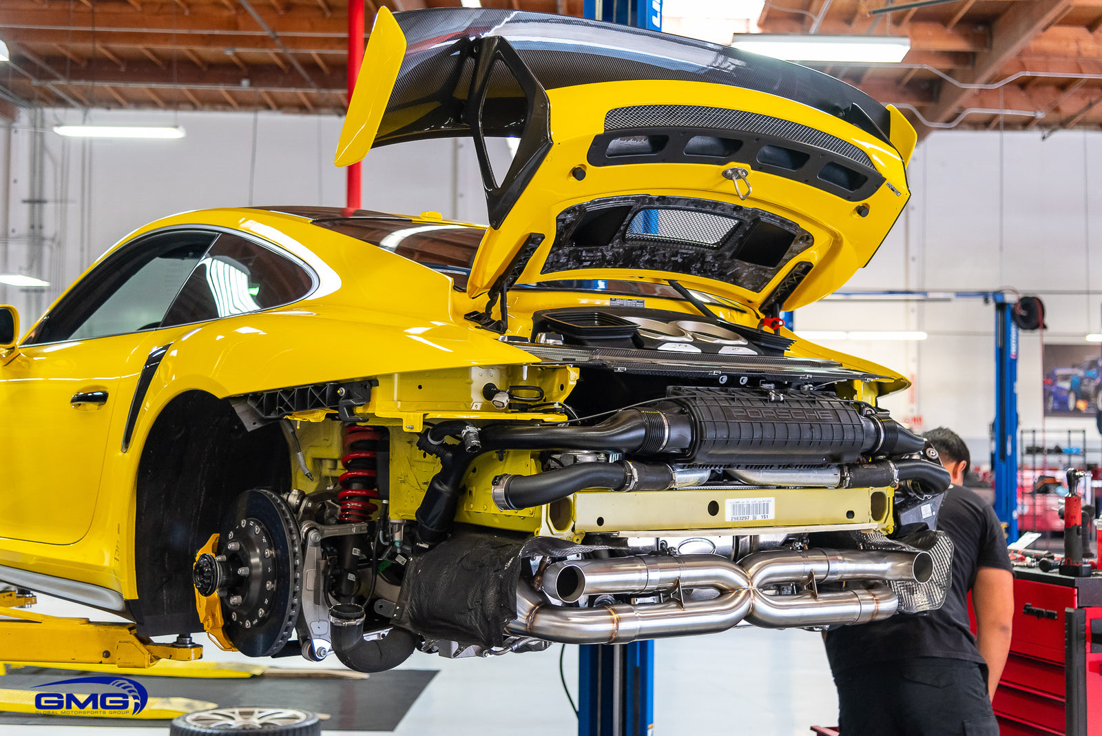 Racing Yellow Porsche 991 GT2 RS