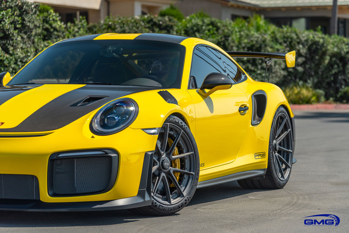 Racing Yellow Porsche 991 GT2 RS