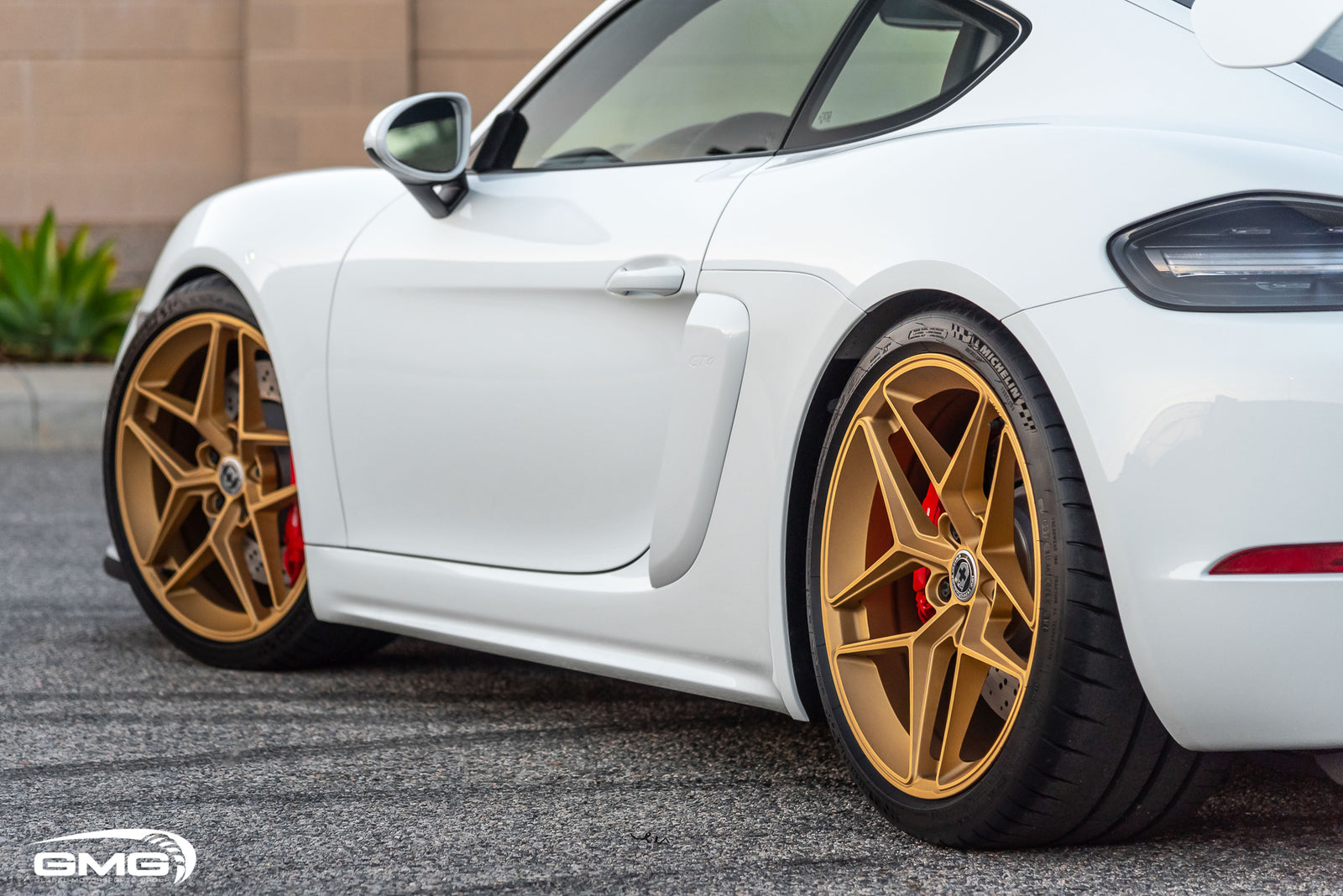 Porsche 718 Cayman GT4