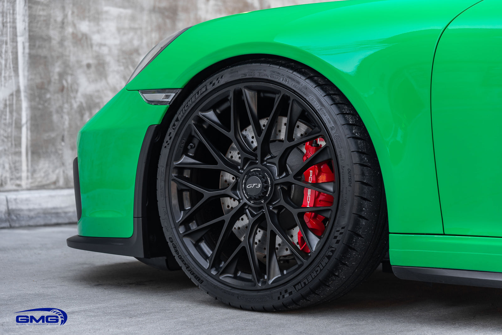 Signal Green Porsche 991.2 GT3