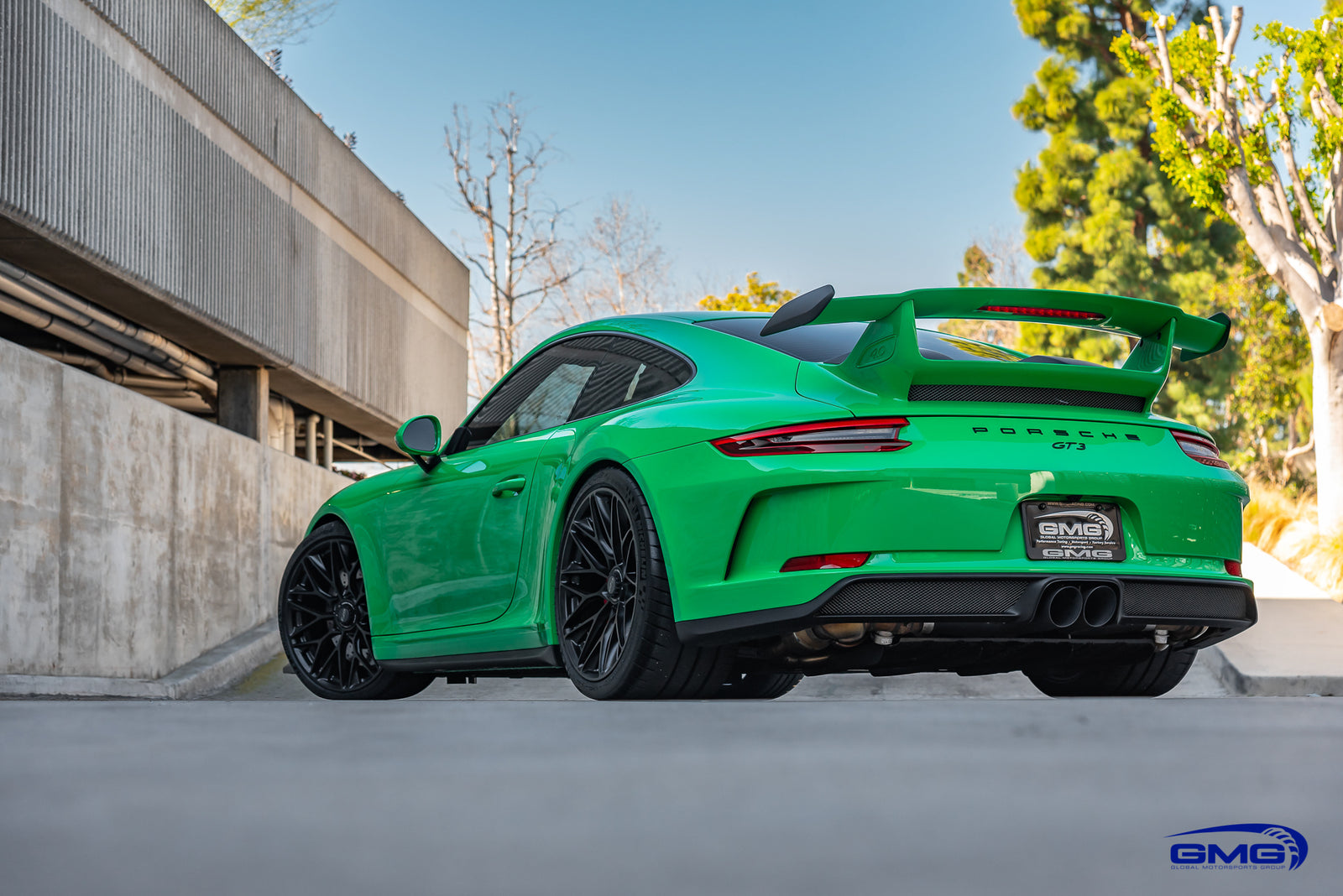 Signal Green Porsche 991.2 GT3