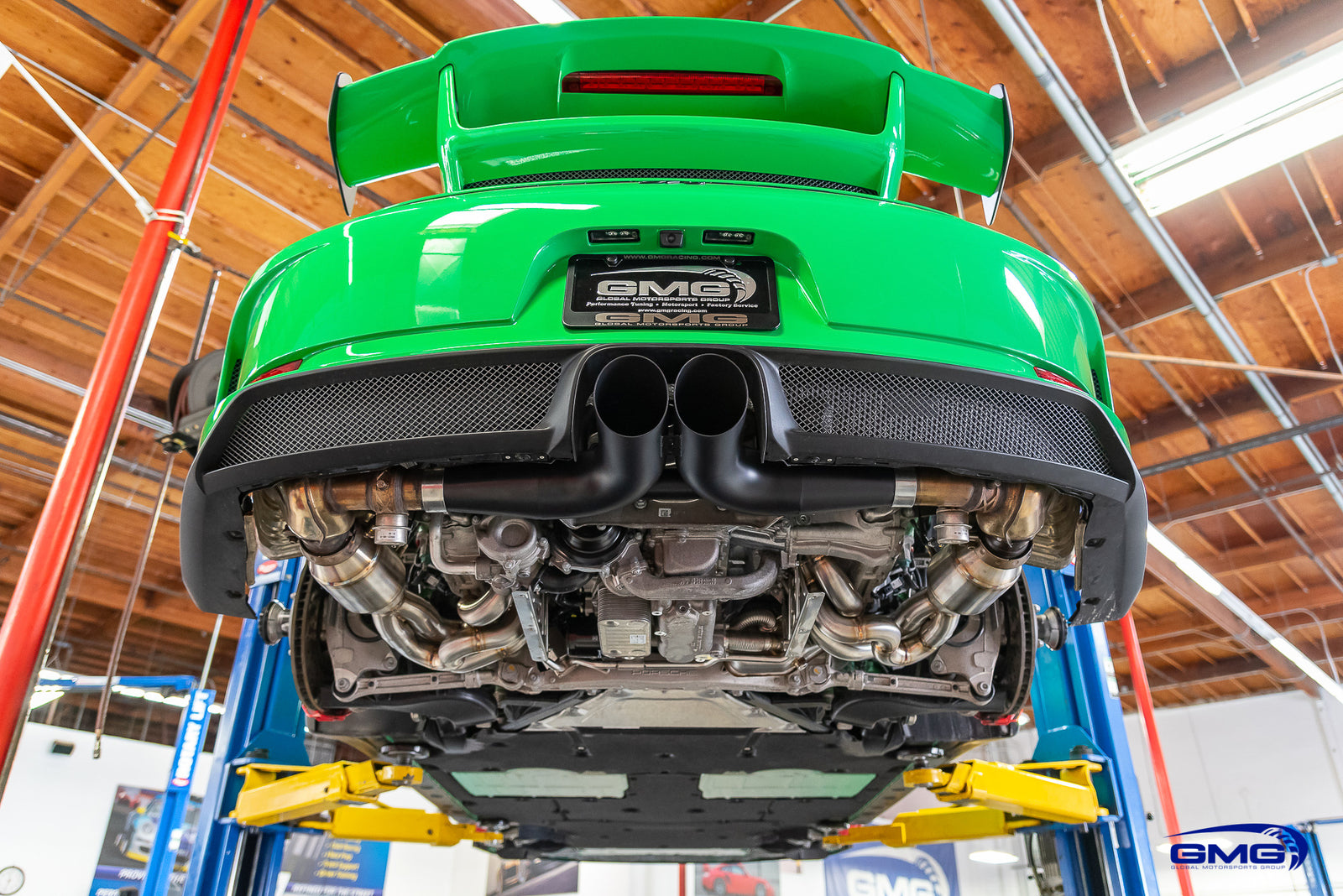 Signal Green Porsche 991.2 GT3