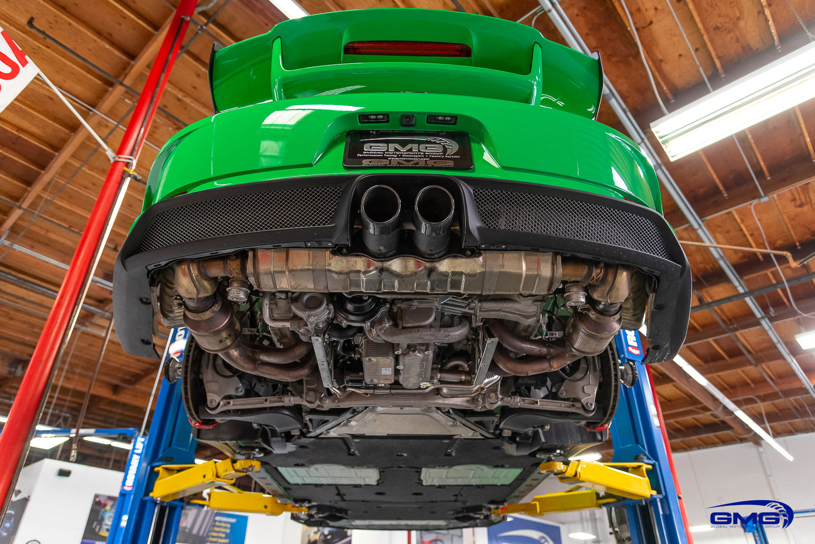 Signal Green Porsche 991.2 GT3