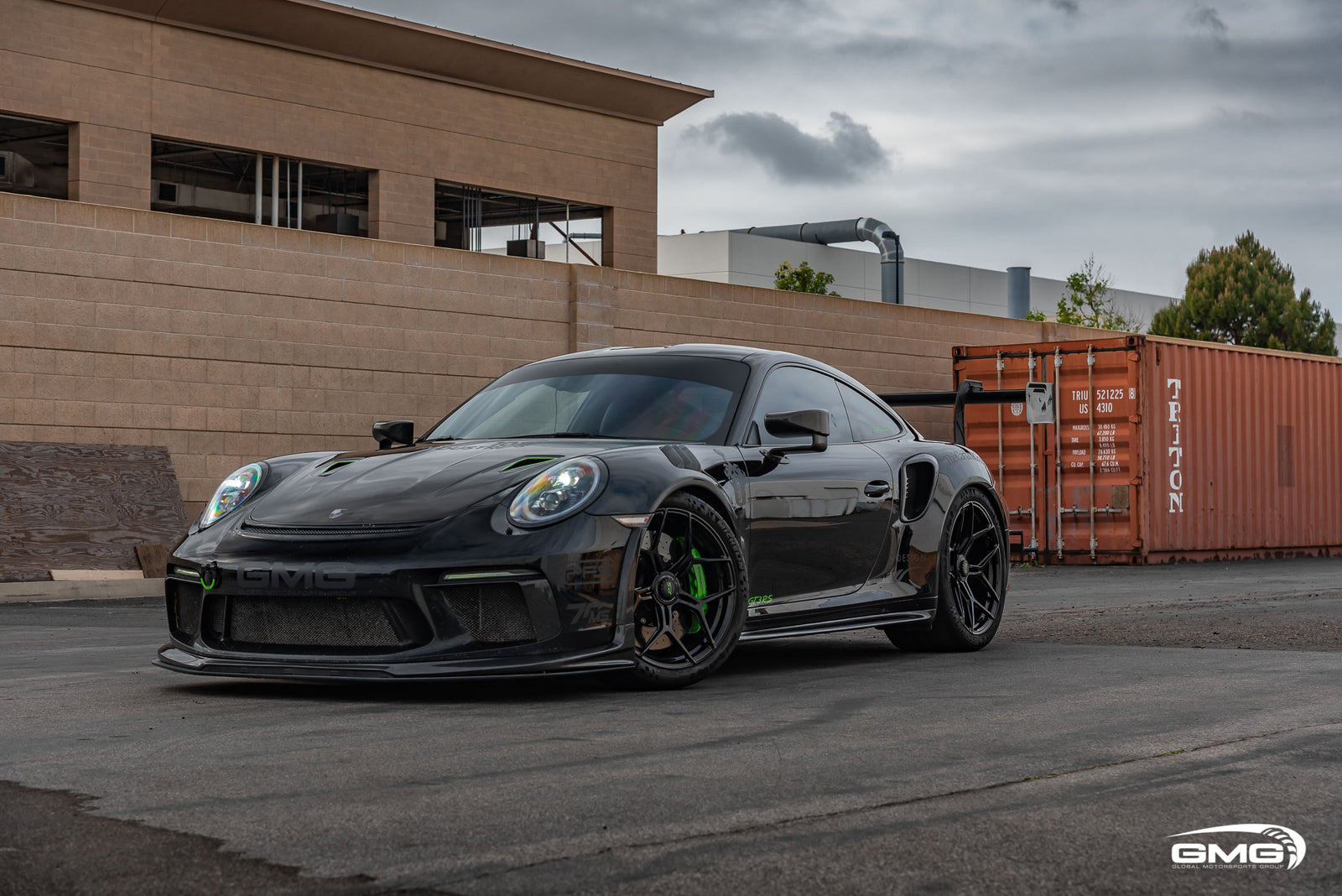 Black and Lizard Green Porsche 991.2 GT3 RS