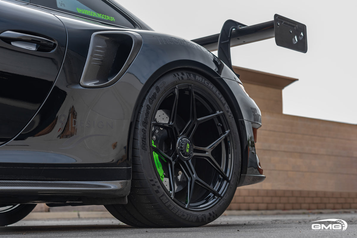 Black and Lizard Green Porsche 991.2 GT3 RS
