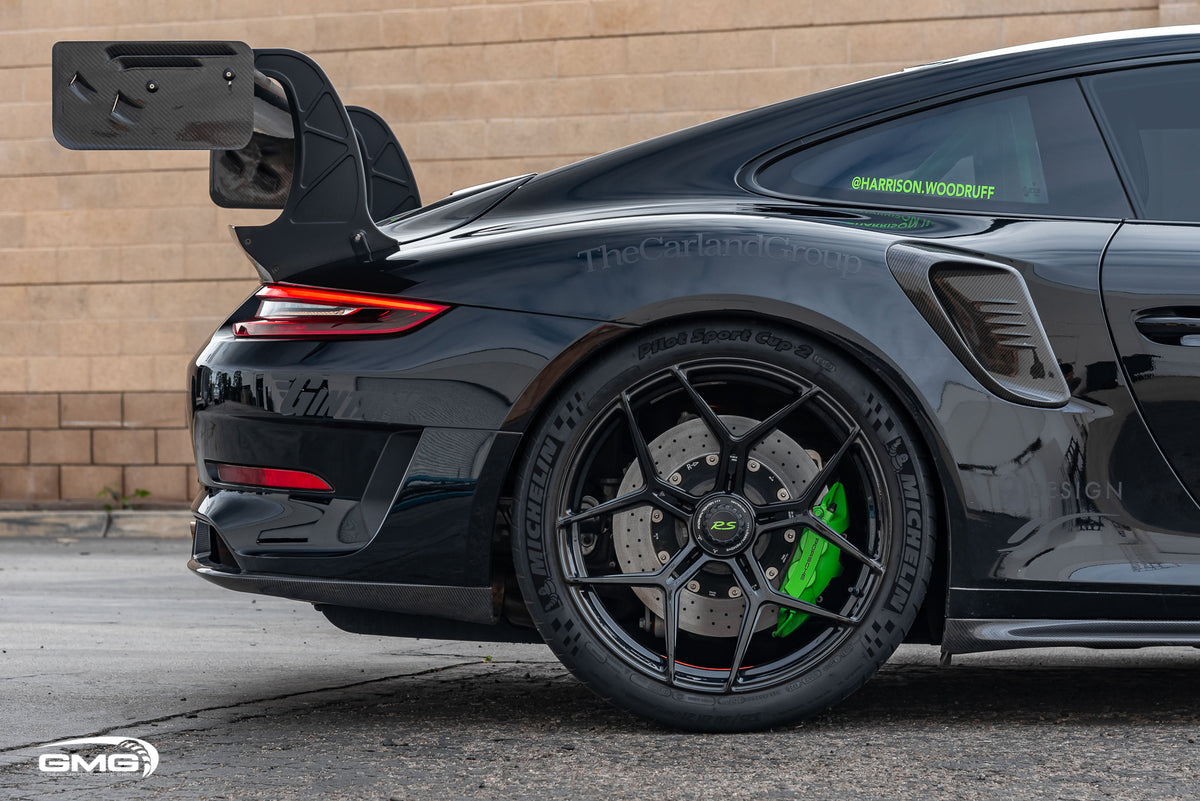 Black and Lizard Green Porsche 991.2 GT3 RS