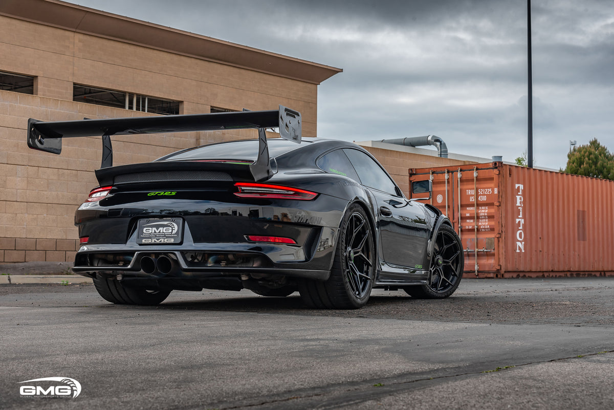 Black and Lizard Green Porsche 991.2 GT3 RS
