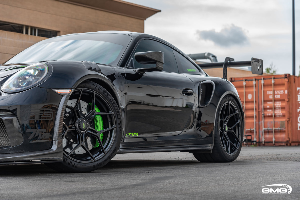 Black and Lizard Green Porsche 991.2 GT3 RS