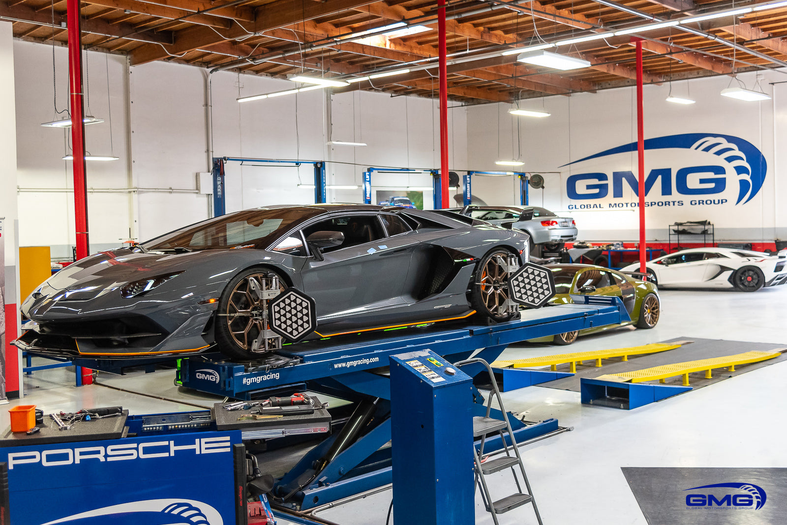 Grigio Telesto Lamborghini Aventador SVJ