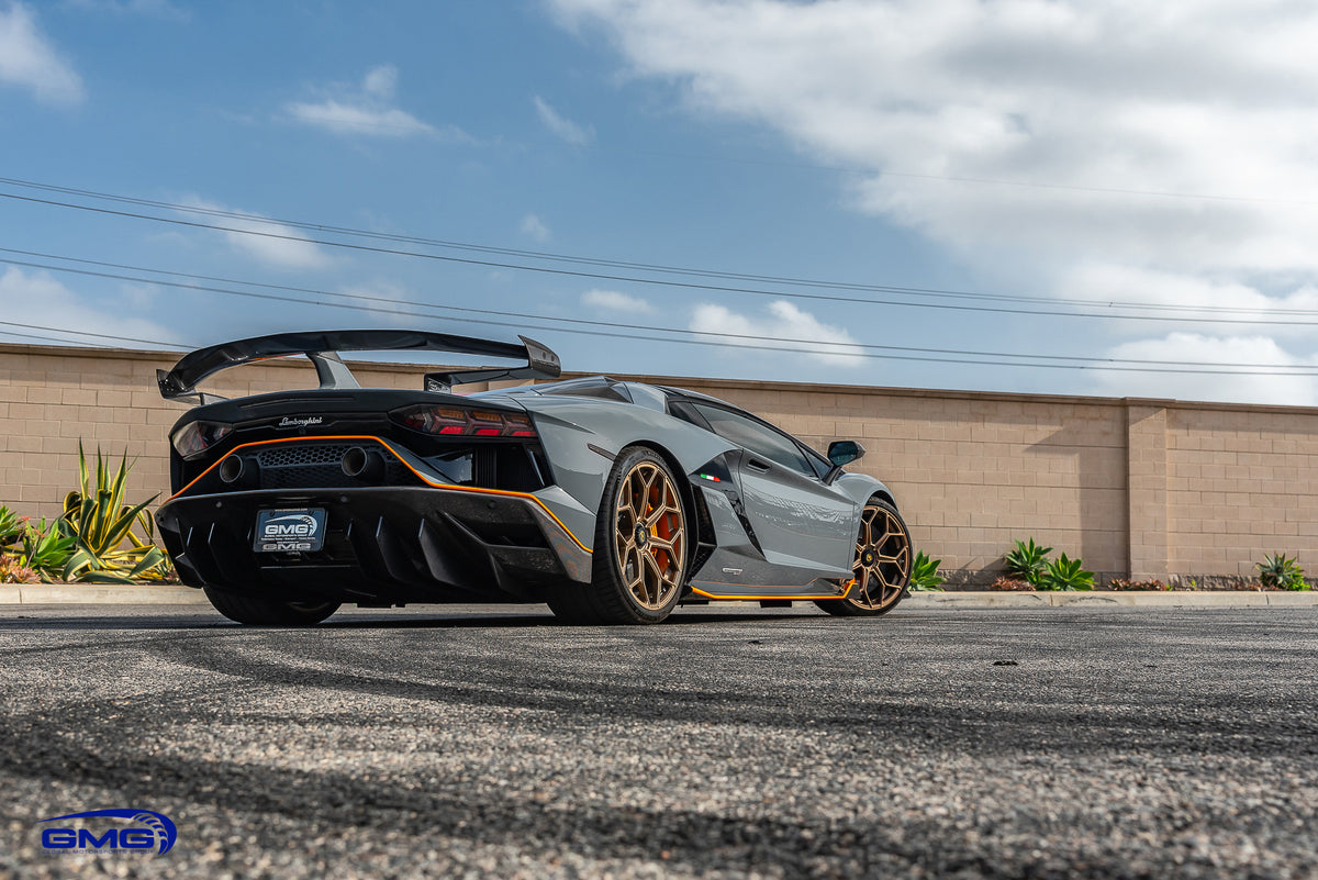 Grigio Telesto Lamborghini Aventador SVJ
