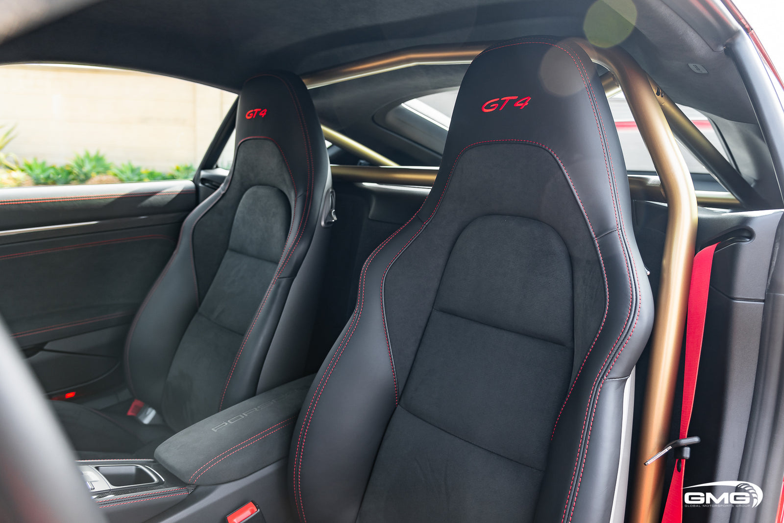 Porsche 718 Cayman GT4