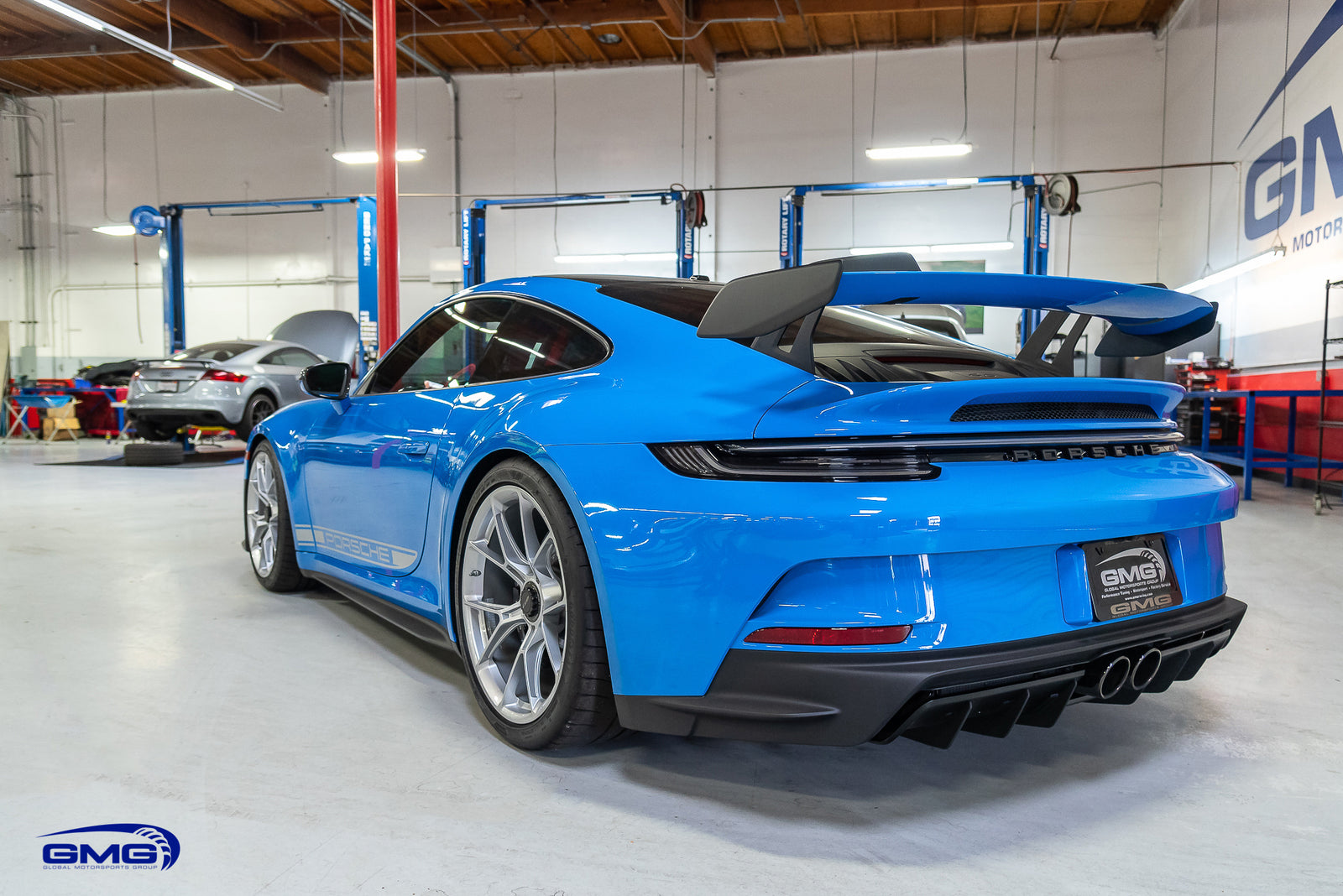 Shark Blue 992 GT3